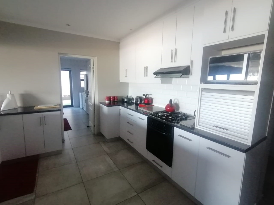 To Let 4 Bedroom Property for Rent in Myburgh Park Western Cape